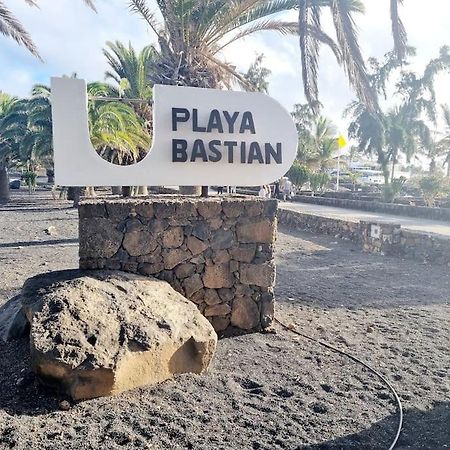 Playa Bastian First Line Of The Sea Leilighet Costa Teguise Eksteriør bilde
