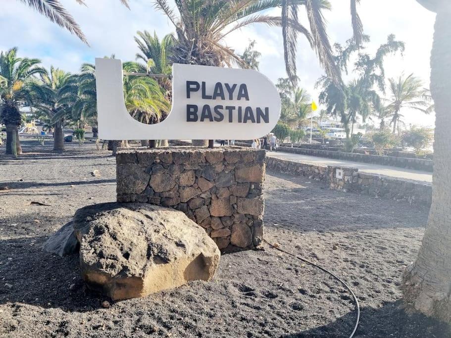Playa Bastian First Line Of The Sea Leilighet Costa Teguise Eksteriør bilde